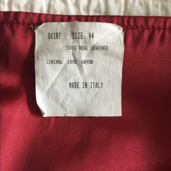 VTG “Moschino Leather” red miniskirt w/zip closure - Picture 8 of 16